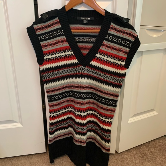 Forever 21 Sweaters - GUC Forever 21 Sweater Vest